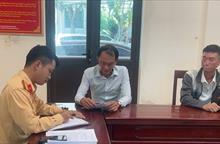 Né chốt kiểm tra vì xe hết hạn đăng kiểm, tài xế bị phạt gần 10 triệu đồng