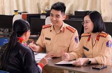 CSGT Quảng Ninh tận tình hỗ trợ đồng bào vùng cao sát hạch GPLX