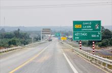 Tạm dừng khai thác cao tốc Cam Lộ - La Sơn sau 17 giờ hằng ngày
