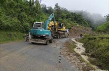 Quốc lộ 6 thông xe tại nhiều điểm, tiếp tục cấm đoạn có nguy cơ đá rơi
