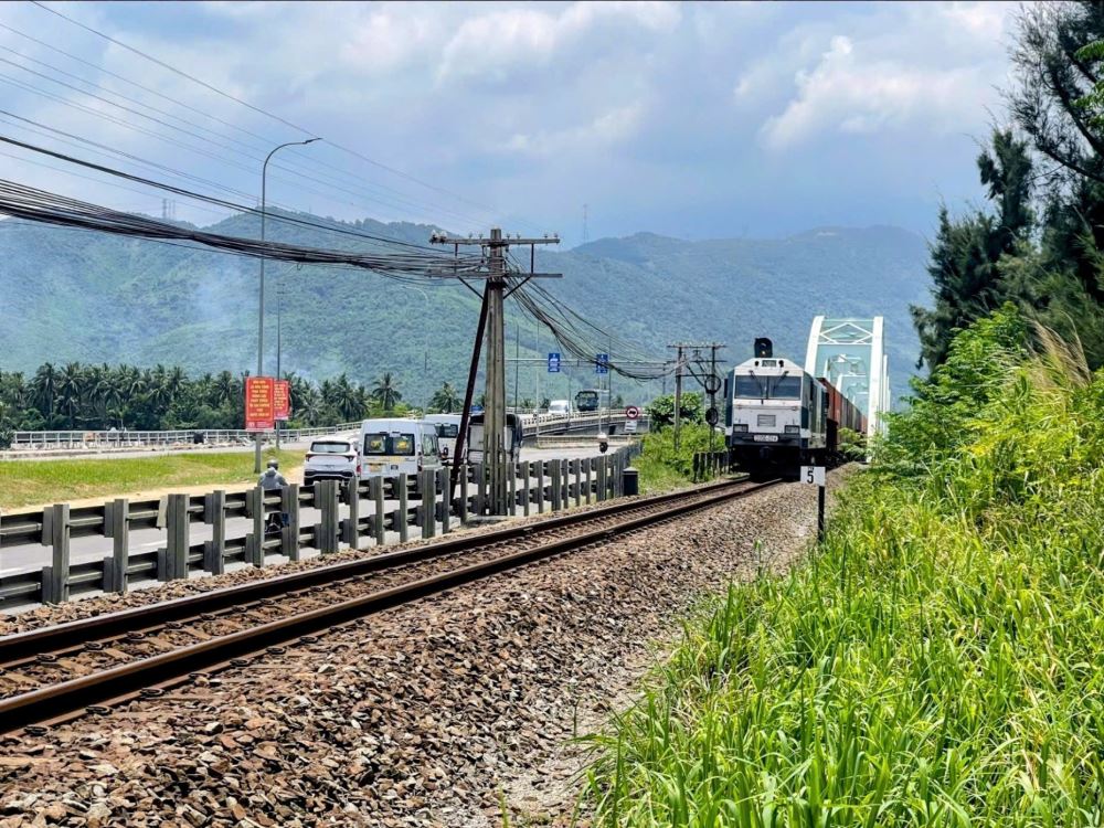 Đà Nẵng siết quản lý hành lang giao thông, xử lý dứt điểm vi phạm