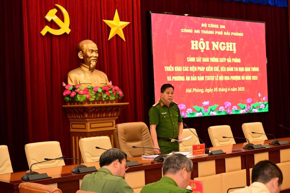 Đại tá Bùi Trung Thành, Phó Giám đốc Công an TP Hải Phòng kết luận hội nghị.