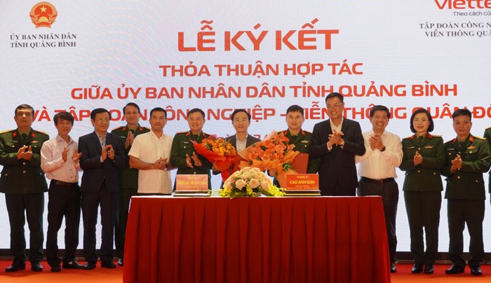 Tập đoàn Công nghiệp - Viễn thông Quân đội (Tập đoàn Viettel) ký kết “Thỏa thuận hợp tác về chuyển đổi số tỉnh Quảng Bình giai đoạn năm 2025 - 2030”.