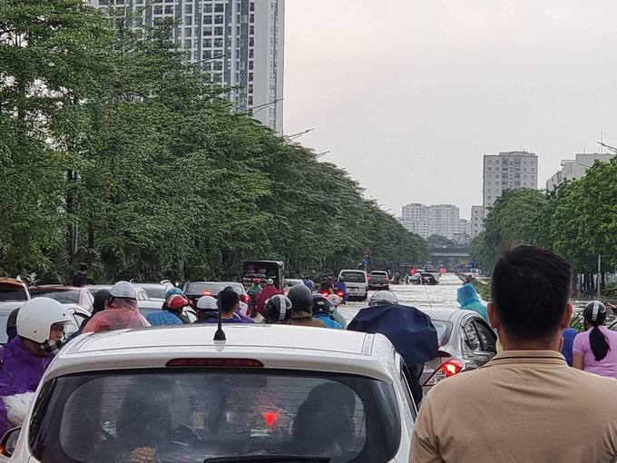 Chờ đò qua sông viện K