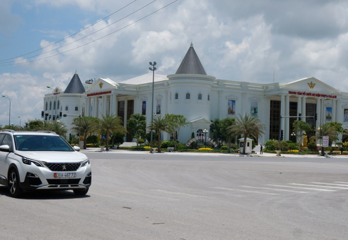 Trung tâm tổ chức sự kiện White Palace của Công ty Hà Thanh, một trong những công trình bị 'tuýt còi'
