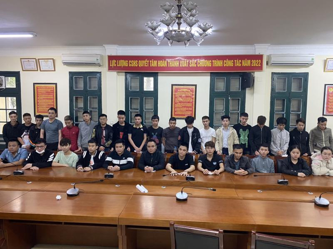44 đối tượng có liên quan đến bằng lái xe giả. Ảnh Công an thành phố Hà Nội
