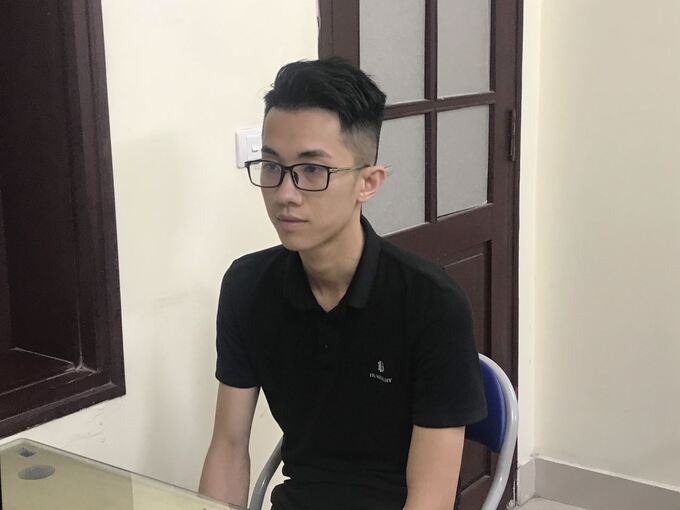 Đối tượng Nguyễn Trung Hiếu tại cơ quan công an