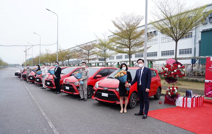 Tính đến hiện tại, An Phát Holdings đã bàn giao 120 ô tô cho các CBNV