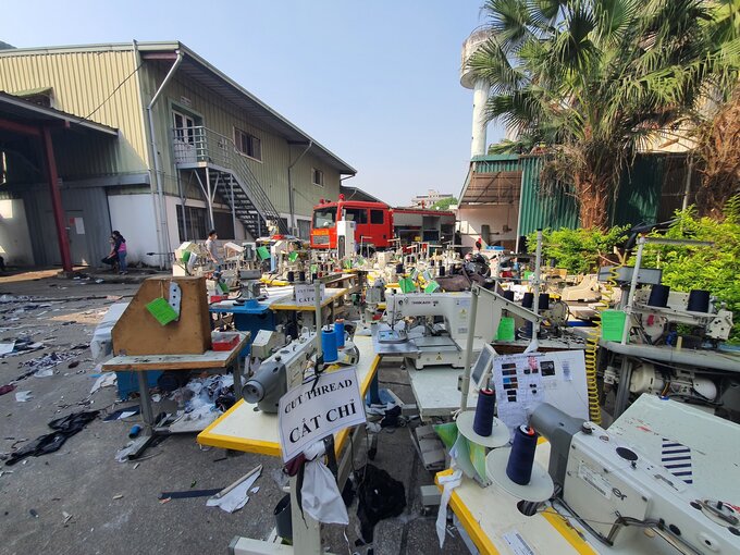 Theo báo cáo từ Công an tỉnh Bắc Giang, hỏa hoạn không có thiệt hại về người. Tuy nhiên, toàn bộ dãy nhà rộng khoảng 700 m2 bị đổ sập, nhiều tài sản biến dạng. Ngọn lửa cũng thiêu rụi một phần kho chứa hàng thành phẩm rộng khoảng 800 m2.