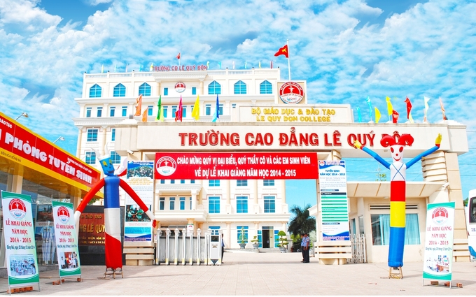 Chủ tịch Hội đồng quản trị Công ty cổ phần Tập đoàn Anh Vinh là doanh nhân Đặng Quang Vinh. Ông Vĩnh cũng là Chủ tịch Hội đồng quản trị Trường Cao Đẳng Lê Quý Đôn