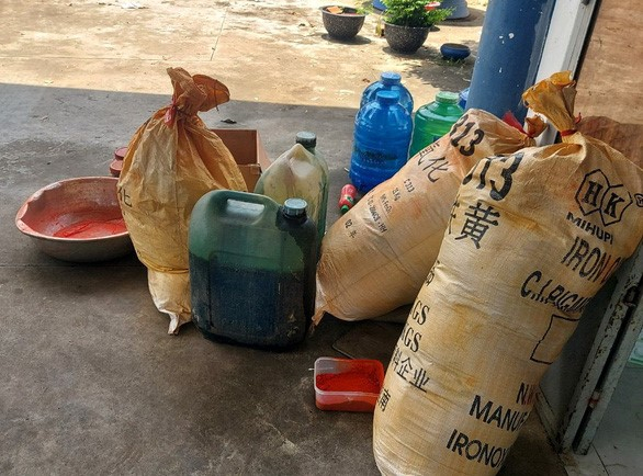 Hóa chất dùng pha chế xăng giả được cảnh sát thu giữ