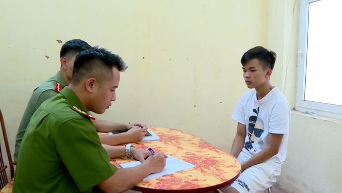 Đối tượng Hoàng Văn Khải tại cơ quan công an.