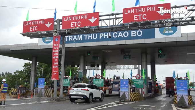 Mới đây, một tài xế còn phản ánh về trường hợp đi xe đi 1 trạm nhưng bị thu phí cả 2 trạm