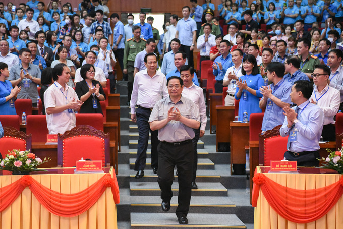Giai cấp công nhân nước ta có sứ mệnh lịch sử to lớn: Là giai cấp lãnh đạo cách mạng thông qua đội tiền phong là Đảng Cộng sản Việt Nam; giai cấp đại diện cho phương thức sản xuất tiên tiến; giai cấp tiên phong trong sự nghiệp xây dựng chủ nghĩa xã hội, lực lượng đi đầu trong sự nghiệp công nghiệp hóa, hiện đại hóa đất nước.
