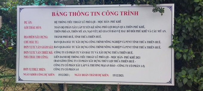 Bảng thông tin công trình. Ảnh: Công Thanh