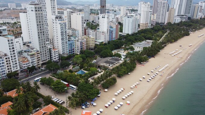 Công viên Phù Đổng làm nhếch nhác một dọc biển Nha Trang