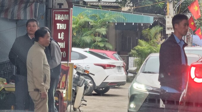 Trạm thu lệ phí ô tô tại đền Chợ Củi (Nghi Xuân, Hà Tĩnh) thu cao hơn so với quy định