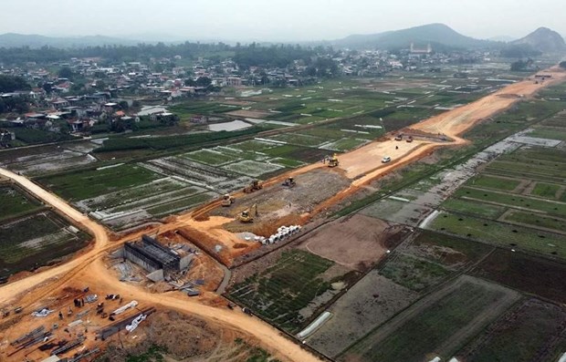 Sở Giao thông Vận tải tỉnh Đồng Tháp cho biết, vốn đầu tư cao tốc Cao Lãnh -An Hữu tăng hơn 761 tỷ đồng hoặc 807 tỷ đồng, chủ yếu do tốn nhiều chi phí xử lý nền đất yếu; nguyên vật liệu xây dựng tăng giá. Ảnh Internet