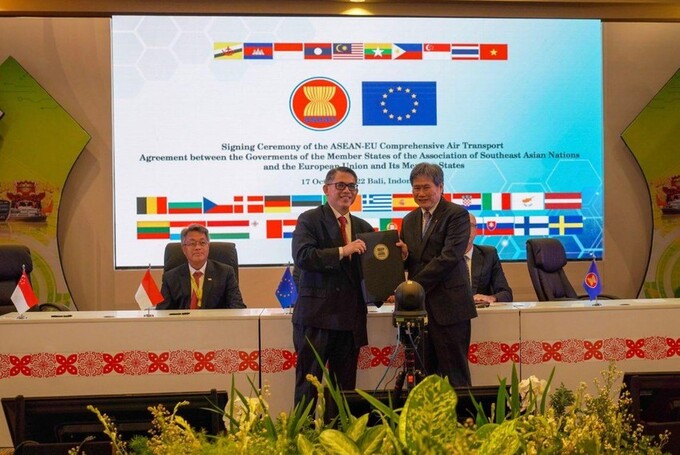 Theo Hiệp định, tất cả các hãng hàng không của EU có thể khai thác các chuyến bay thẳng từ bất kỳ sân bay nào trong EU, đến tất cả các sân bay ở các quốc gia ASEAN và ngược lại đối với các hãng hàng không ASEAN