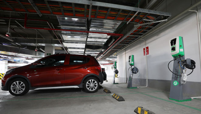 Trụ sạc ô tô điện tại tầng hầm giữ xe một chung cư