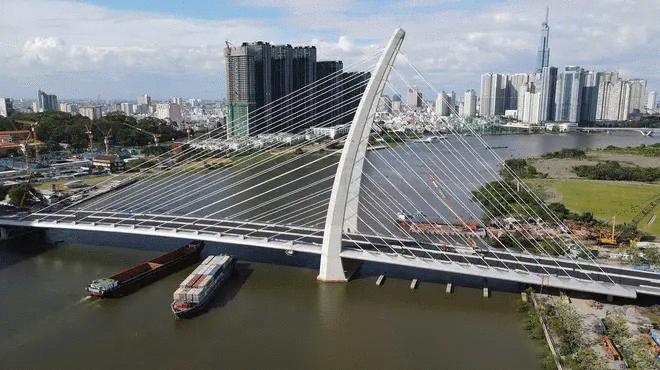 Việc thông cầu Thủ Thiêm giúp tăng kết nối với các dịch vụ thương mại, kinh tế ở Quận 1, từ đó thu hút nhu cầu ở thực và thuê bất động sản