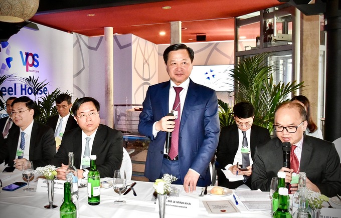 Nguồn lực bên ngoài sẽ đóng vai trò bổ trợ rất quan trọng từ cả gốc độ vốn, công nghệ và tư vấn chính sách