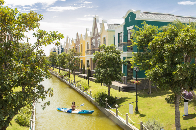 Khu biệt thự Lagoon tại NovaWorld Ho Tram gây ấn tượng với nhà đầu tư, khách hàng nhờ thiết kế theo phong cách châu Âu thơ mộng và cảnh quan xanh mát