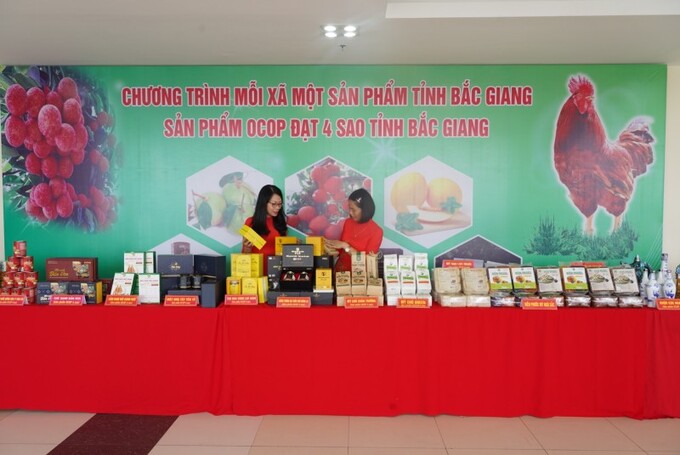Khu trưng bày các sản phẩm OCOP đạt 4 sao tỉnh Bắc Giang.