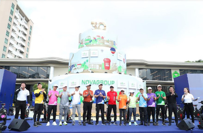 Đại diện Ban lãnh đạo phát động chương trình “Sống khỏe cùng Nova hướng tới môi trường làm việc “Work – Life Balance”