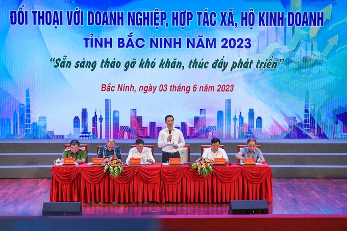 Toàn cảnh Hội nghị Đối thoại doanh nghiệp, hợp tác xã năm 2023 với chủ đề “Sẵn sàng cùng doanh nghiệp tháo gỡ khó khăn, thúc đẩy phát triển”.