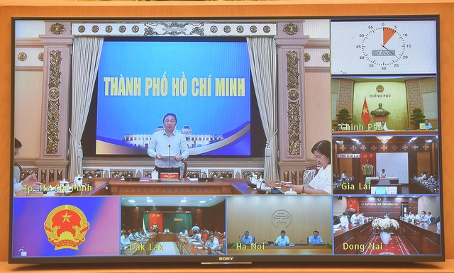 Các địa phương phát biểu qua cầu truyền hình trực tuyến - Ảnh: VGP/Đức Tuân