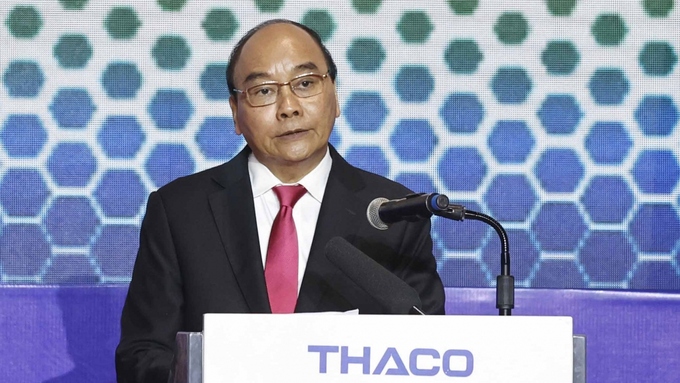 Chủ tịch nước Nguyễn Xuân Phúc biểu dương và chúc mừng các thế hệ cán bộ, công nhân viên, người lao động THACO với những thành tích xuất sắc nổi bật trong 25 thành lập, trưởng thành và trao Huân chương Lao động Hạng Nhất tặng Tập đoàn
