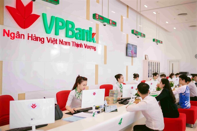 Tại kỳ hạn 36 tháng, khi gửi số tiền dưới 300 triệu, lãi suất huy động của VPBank hiện là 6,4%/năm, tăng 0,3 điểm phần trăm so với trước