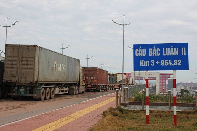 Cửa khẩu cầu Bắc Luân II.