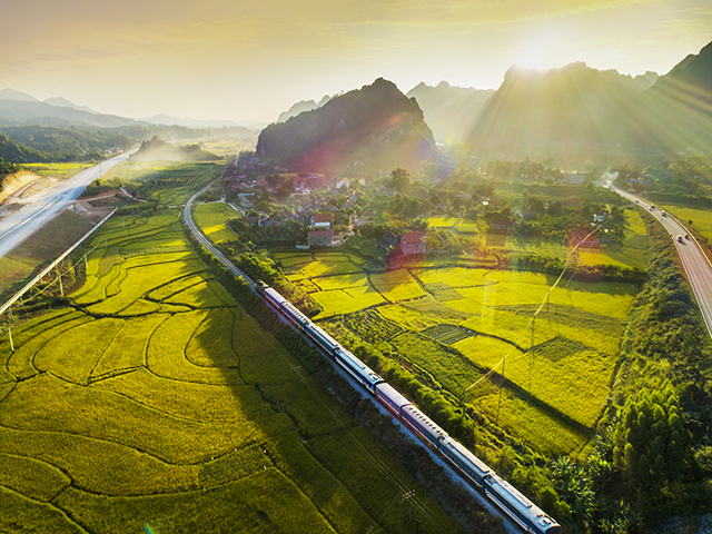 Tổng chiều dài tuyến khoảng 1.508,6 km (điểm đầu Ngọc Hồi, điểm cuối Thủ Thiêm)