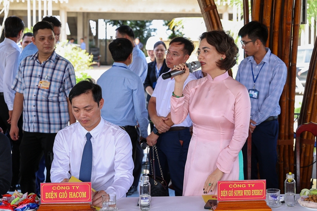 Đại diện các nhà đầu tư cho rằng giá điện tại Việt Nam cần phải cạnh tranh được với các nước để thu hút các nhà đầu tư. Ảnh VGP/Nhật Bắc