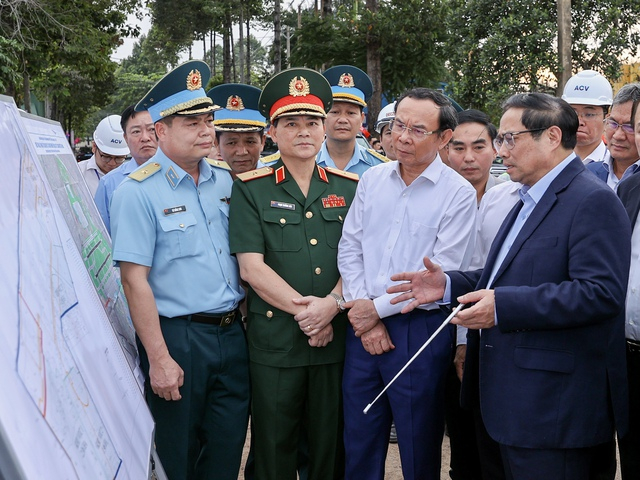 Cảng hàng không quốc tế Tân Sơn Nhất và Cảng hàng không quốc tế Long Thành sẽ góp phần thúc đẩy phát triển kinh tế, xã hội, du lịch, an ninh, quốc phòng của TPHCM, tỉnh Đồng Nai, các tỉnh phía Nam nói riêng cũng như của cả nước nói chung - Ảnh: VGP/Nhật Bắc