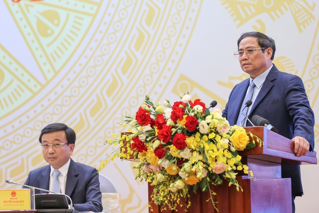 Thủ tướng lưu ý trong quý I này, Bộ phải báo cáo Thủ tướng Chính phủ vấn đề thôi không quản lý luồng lạch ở các địa phương nữa mà giao địa phương trực tiếp quản lý - Ảnh: VGP/Nhật Bắc