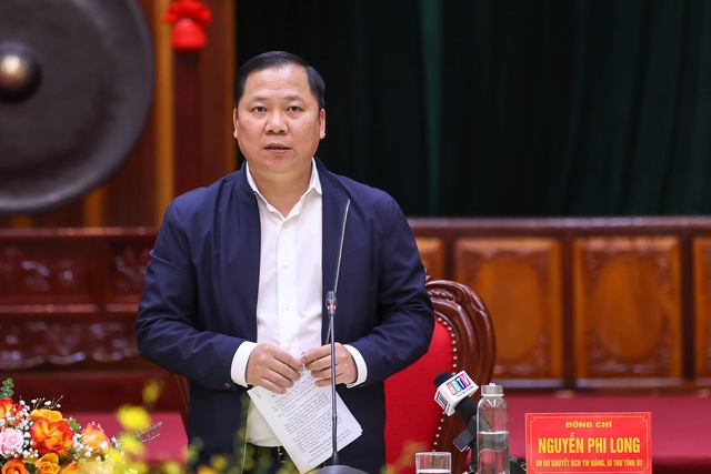 Bí thư Tỉnh ủy Hòa Bình Nguyễn Phi Long phát biểu tại buổi làm việc. Ảnh VGP/Nhật Bắc