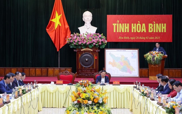 Thủ tướng đánh giá cao các định hướng, mục tiêu, giải pháp, nhiệm vụ mà tỉnh Hòa Bình đề ra - Ảnh: VGP/Nhật Bắc
