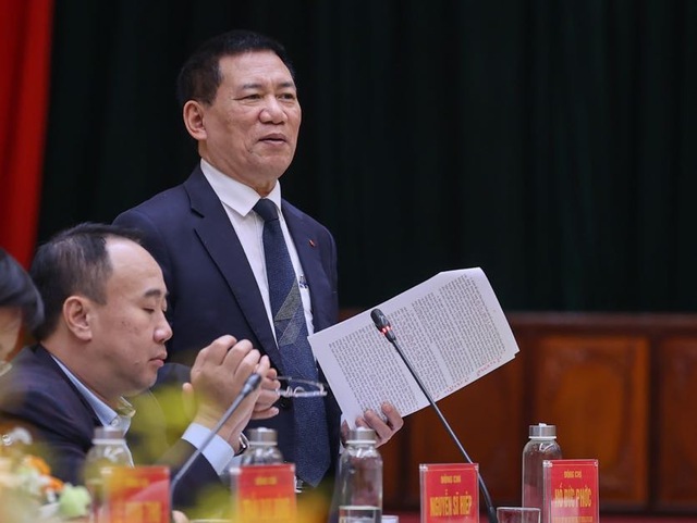 Bộ trưởng Bộ Tài chính Hồ Đức Phớc phát biểu tại buổi làm việc. Ảnh VGP/Nhật Bắc