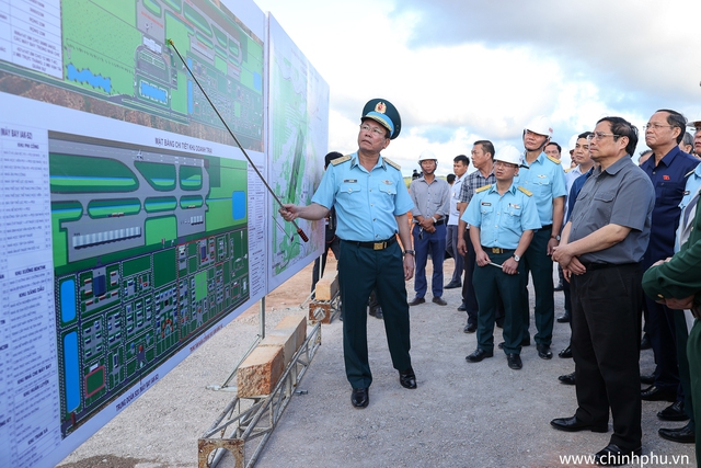 Thủ tướng nghe các đơn vị liên quan báo cáo