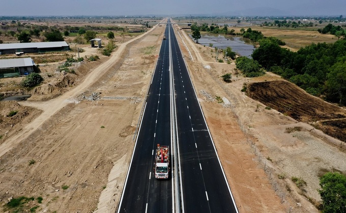 Tuyến cao tốc dài 200 km Vĩnh Hảo -Dầu Giây nhưng cũng không có trạm dừng nghỉ nào