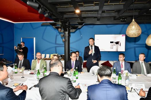 Buổi làm việc với ông Phillip Roesler, cựu Phó Thủ tướng Đức, Chủ tịch tập đoàn Consessor A