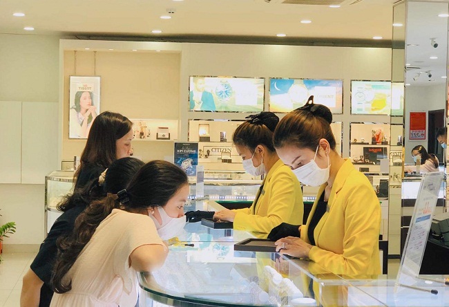 Năm 2022, PNJ đã thông qua kế hoạch mục tiêu doanh thu thuần 25.835 tỷ đồng và lợi nhuận sau thuế là 1.320 tỷ đồng, tăng lần lượt 32% và 28% so với kết quả thực hiện năm liền trước.