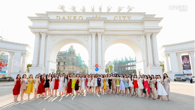 Các thí sinh hội tụ tranh tài tại Khu đô thị của Danko