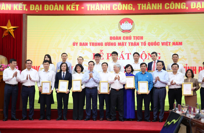 Ngân hàng SeABank đã ủng hộ 5 tỷ đồng hỗ trợ kinh phí xây dựng, sửa chữa nhà ở cho 100 hộ nghèo, hộ cận nghèo của tỉnh Điện Biên.