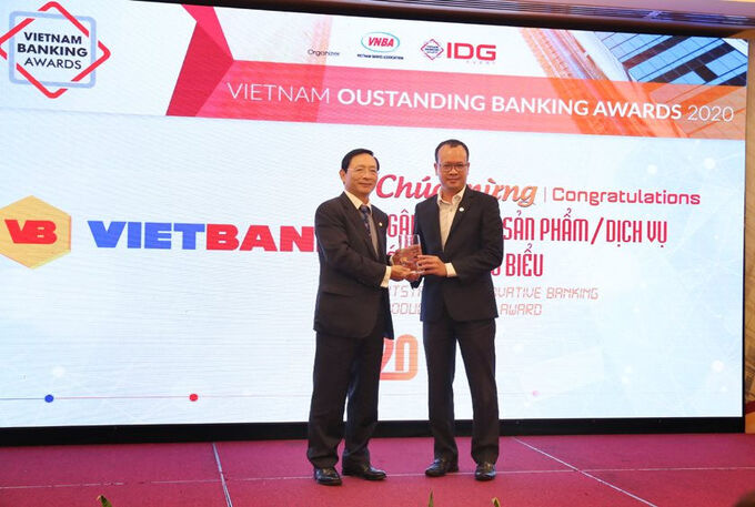 Vietbank nhận giải thưởng Ngân hàng có sản phẩm, dịch vụ sáng tạo tiêu biểu (Thẻ thanh toán Giao thông công cộng)