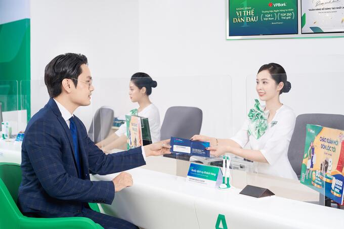 Đội ngũ chuyên viên tư vấn của VPBank Prime luôn sẵn sàng phục vụ các Quý Hội viên