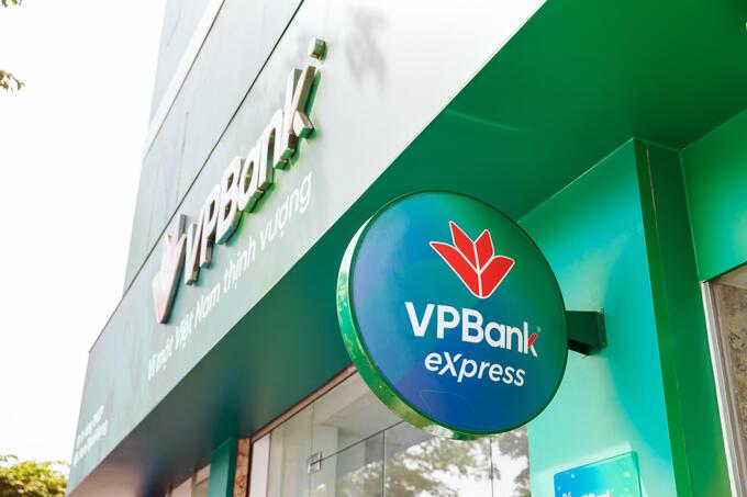 Khách hàng vay vốn thế chấp qua hệ thống phê duyệt tự động VPBank Race sẽ không cần chứng minh thu nhập và không phải chịu thêm bất kỳ khoản phụ phí hồ sơ